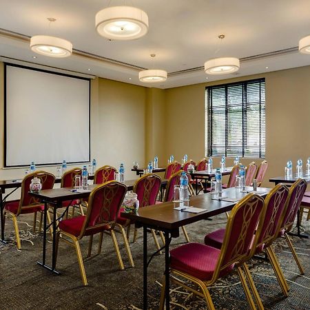 Protea Hotel By Marriott Ikeja Select Lagos Bagian luar foto
