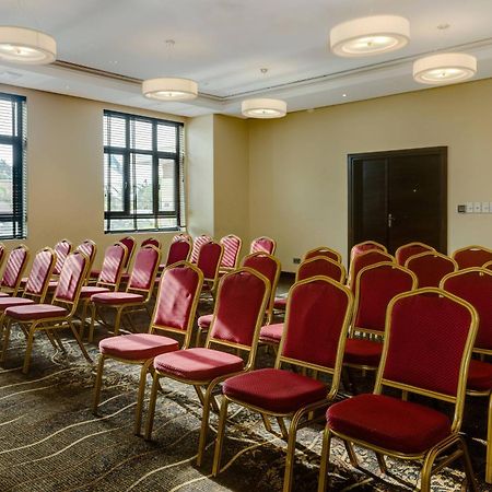 Protea Hotel By Marriott Ikeja Select Lagos Bagian luar foto