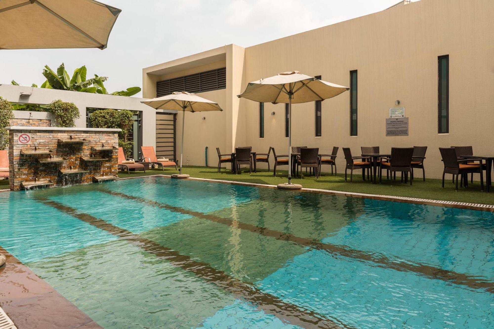 Protea Hotel By Marriott Ikeja Select Lagos Bagian luar foto