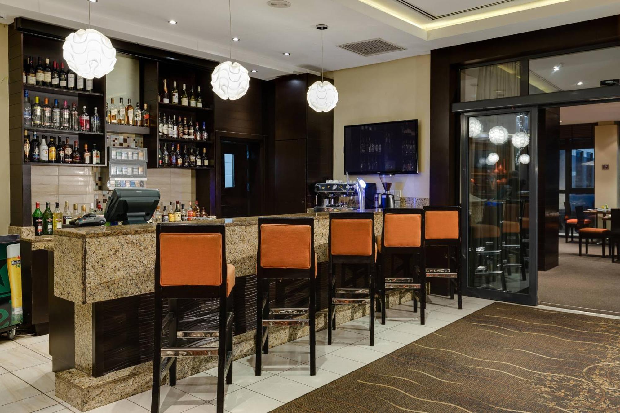 Protea Hotel By Marriott Ikeja Select Lagos Bagian luar foto