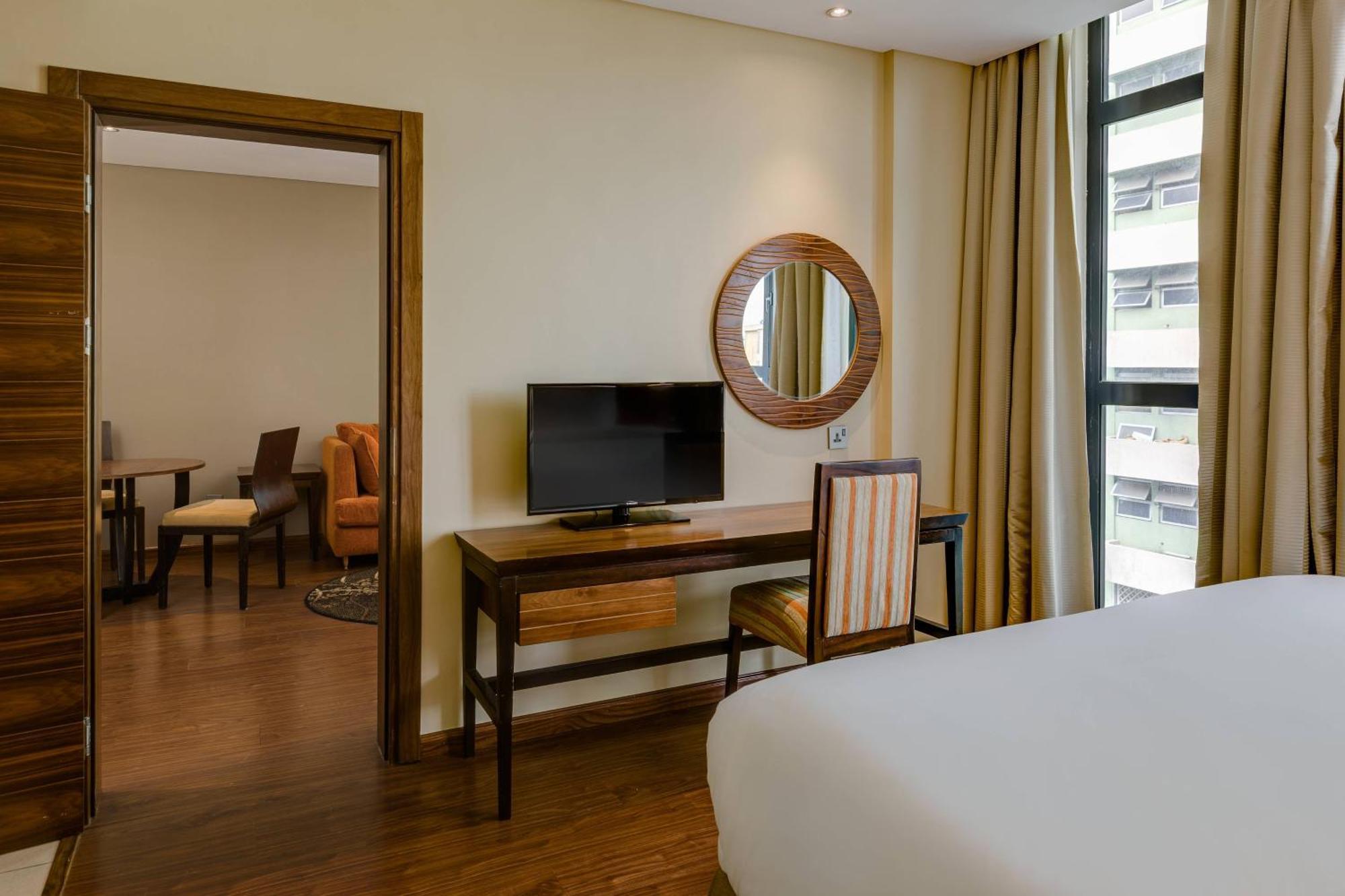 Protea Hotel By Marriott Ikeja Select Lagos Bagian luar foto