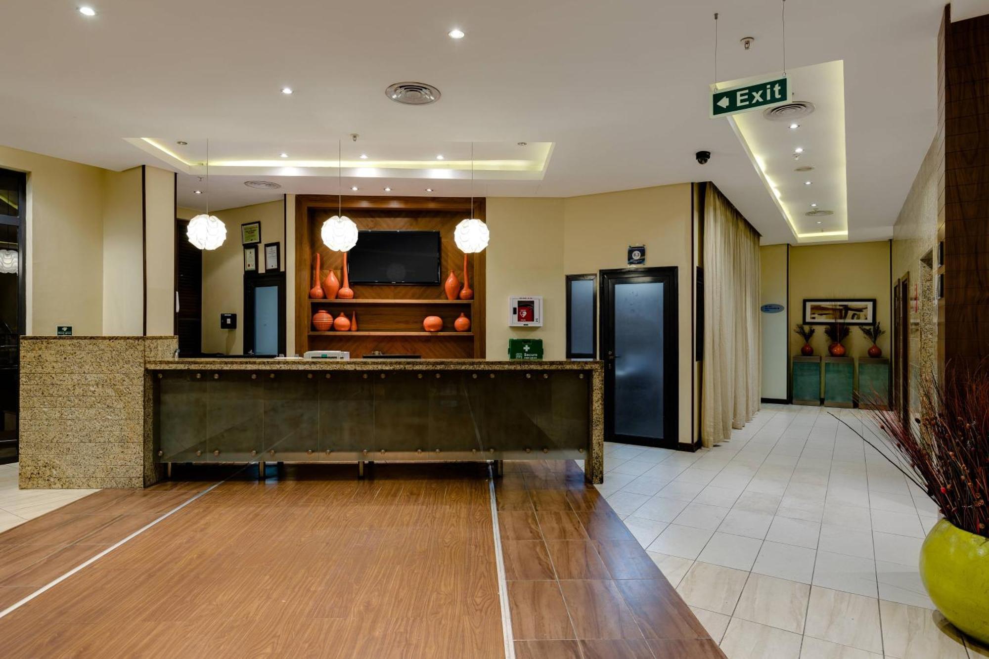 Protea Hotel By Marriott Ikeja Select Lagos Bagian luar foto