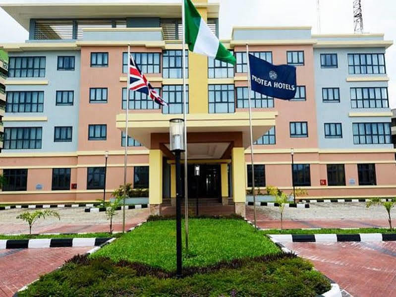 Protea Hotel By Marriott Ikeja Select Lagos Bagian luar foto