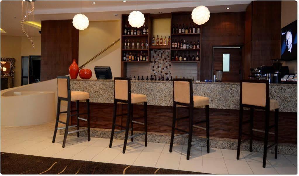 Protea Hotel By Marriott Ikeja Select Lagos Bagian luar foto