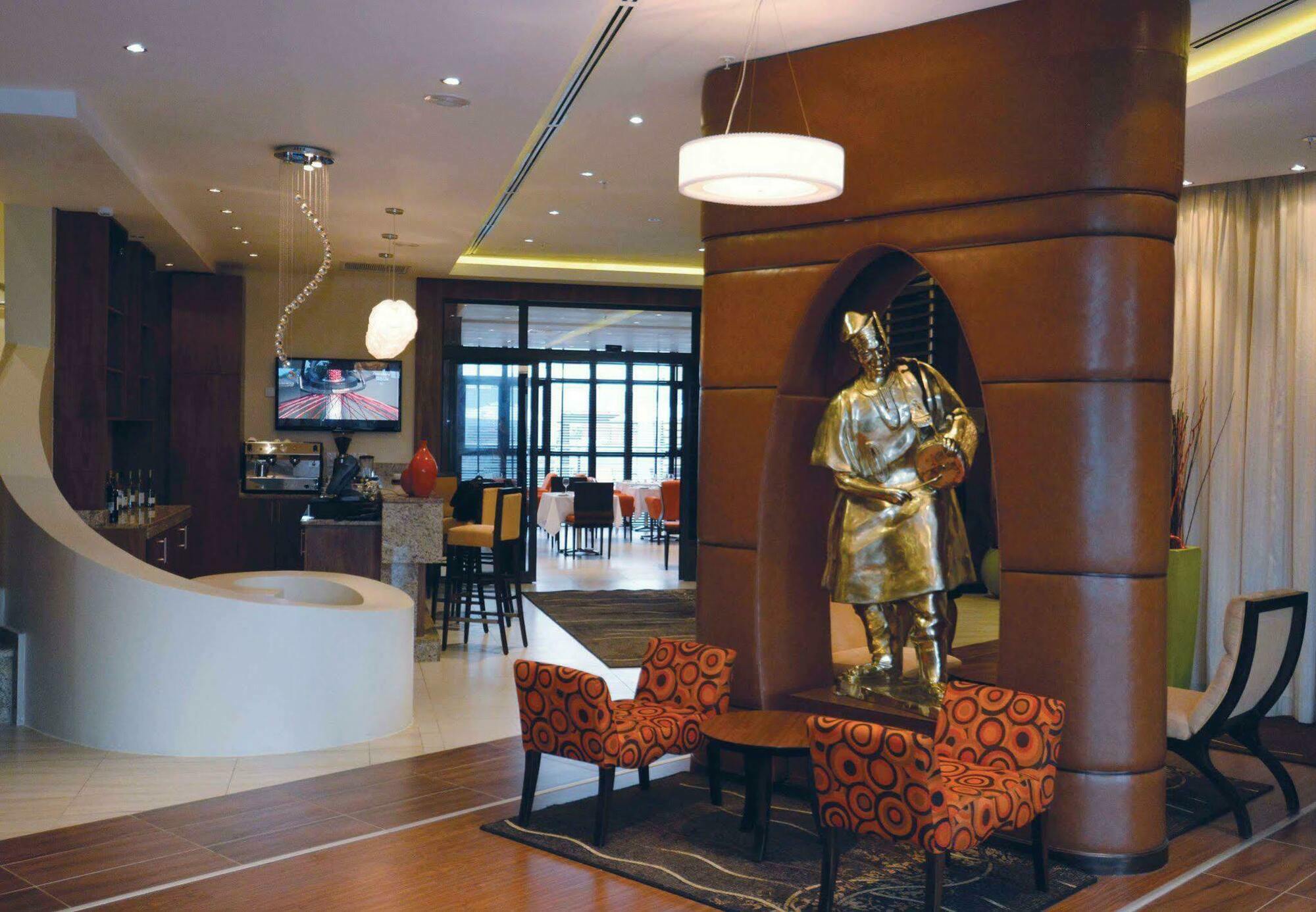 Protea Hotel By Marriott Ikeja Select Lagos Bagian luar foto